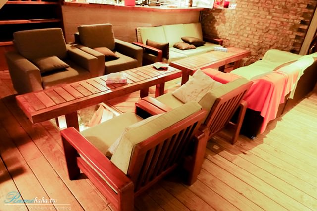 台北咖啡廳-Wine Cafe-室內沙發座椅-品酒推薦場地-位於大安區-大安站附近